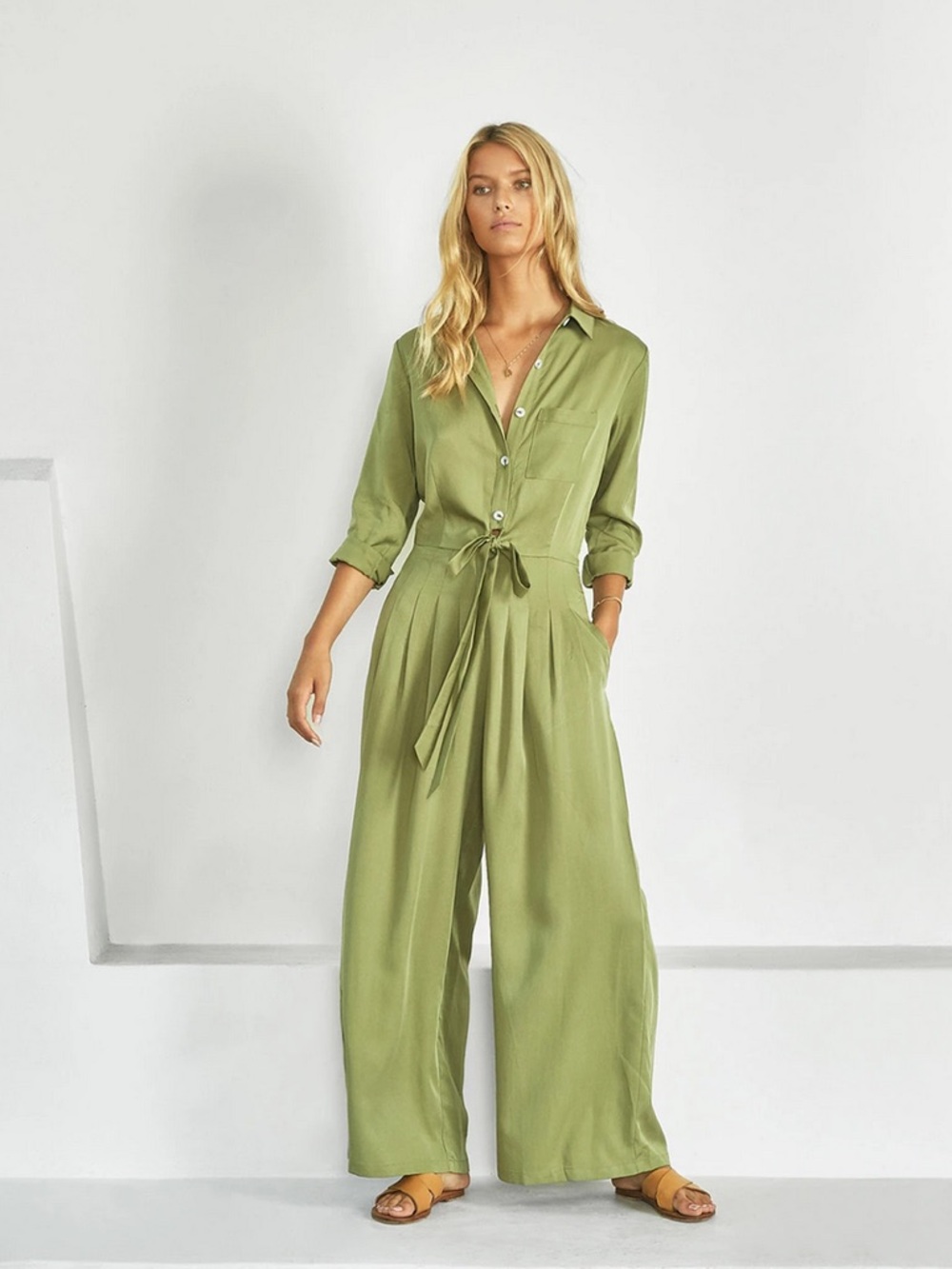 SANCIA / WOMEN / JUMPSUITS / LONG
SANCIA
HELEEN JUMPSUIT - FERN